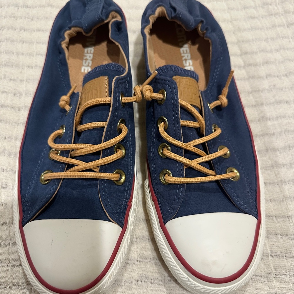 Converse tennis shoes